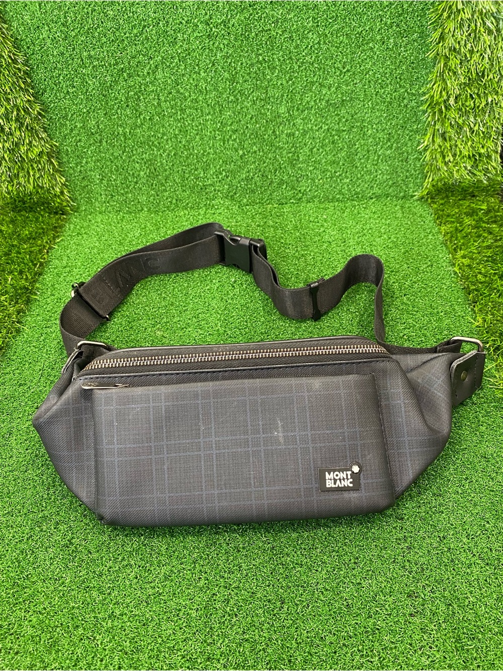 Montblanc Belt Bag Black With Blue Stripes 14”x6”
Jun 026)